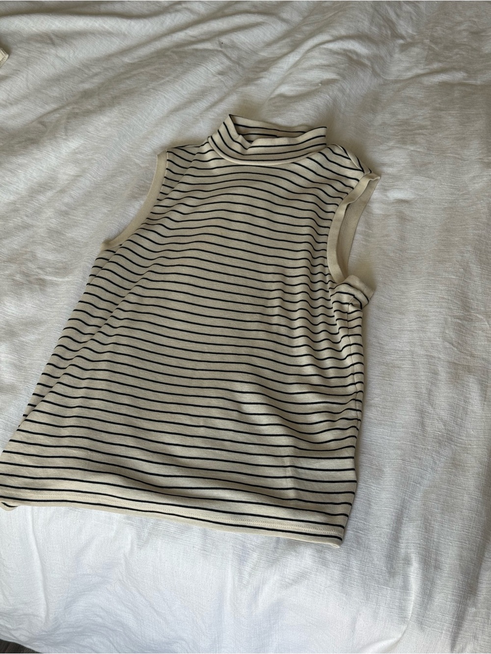 Sleeveless mock neck Stripe Top - Cream/Black
